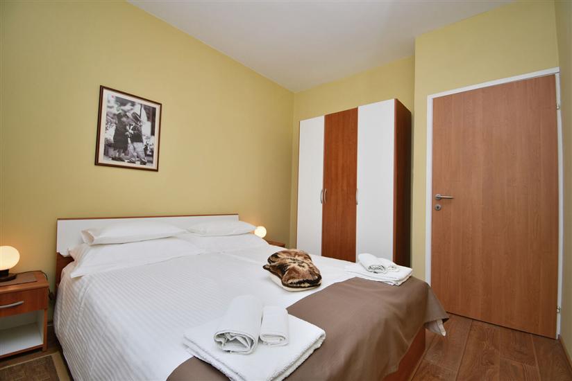 Apartment A1, for 5 persons