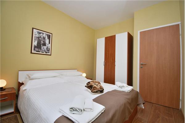 Apartment A1, for 5 persons