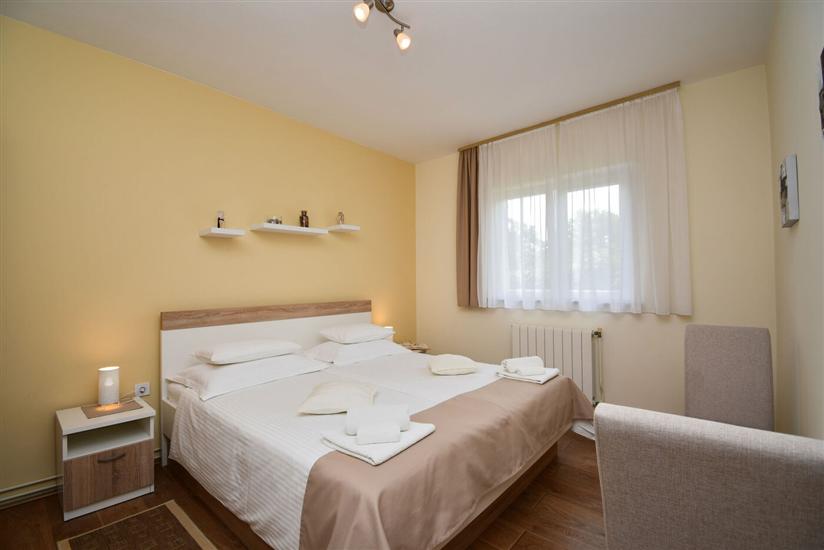 Apartment A1, for 5 persons