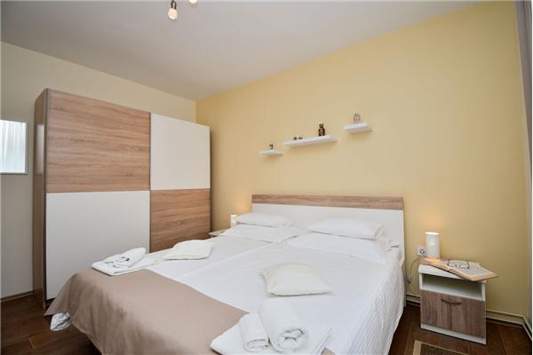 Apartment A1, for 5 persons