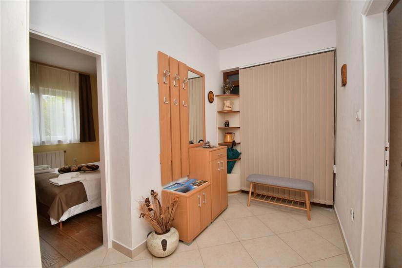 Apartment A1, for 5 persons