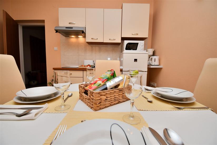 Apartment A1, for 5 persons