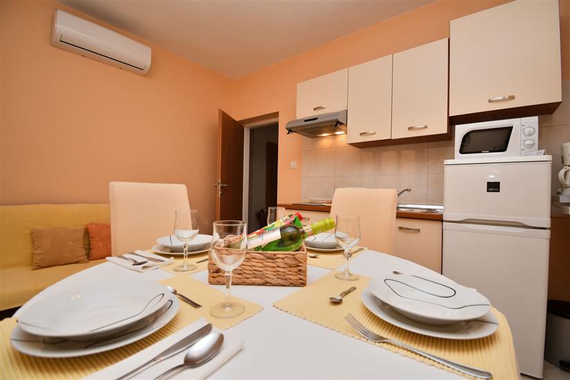 Apartment A1, for 5 persons