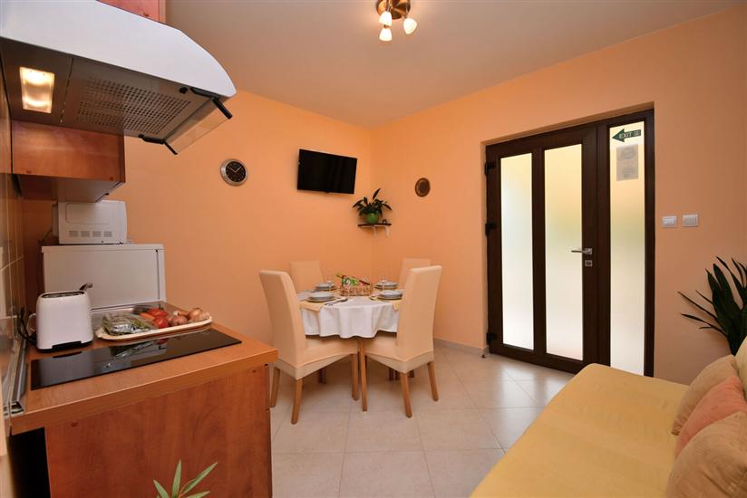 Apartment A1, for 5 persons