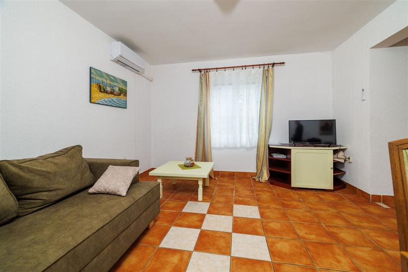 Apartment A2, for 5 persons