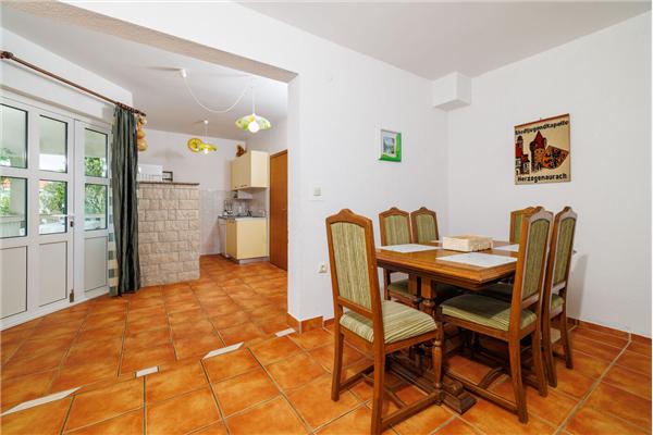 Apartment A2, for 5 persons