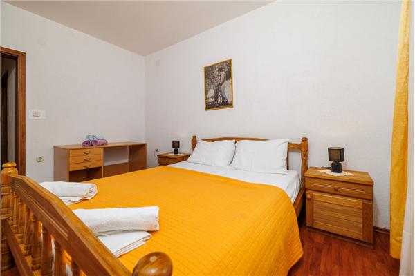 Apartment A2, for 5 persons