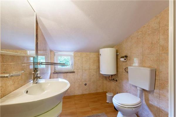 House K1, for 11 persons