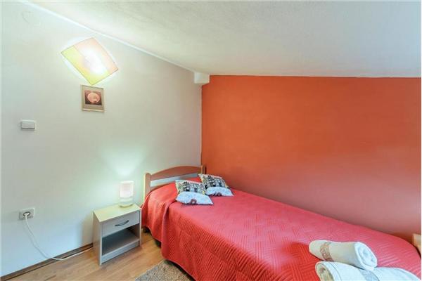 House K1, for 11 persons