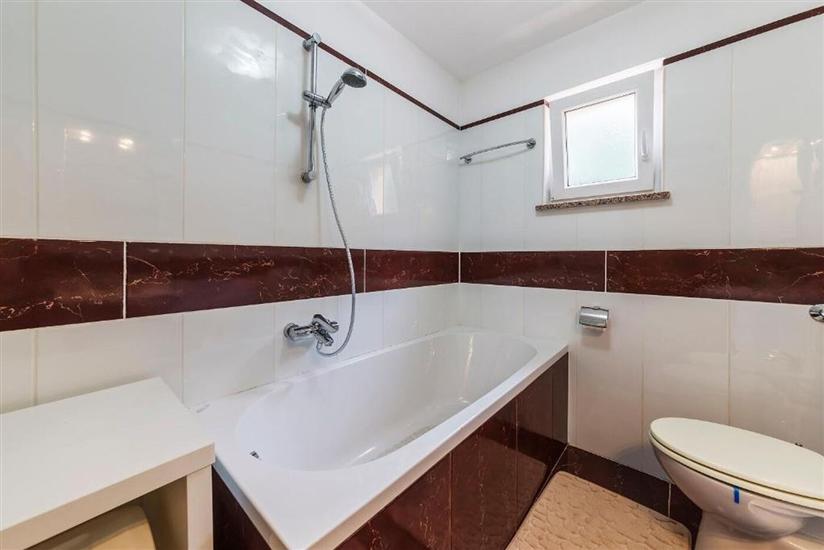 House K1, for 11 persons