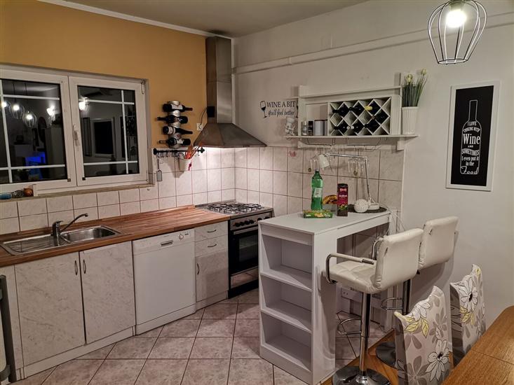 Apartment A1, for 5 persons
