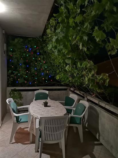 Apartment A1, for 5 persons