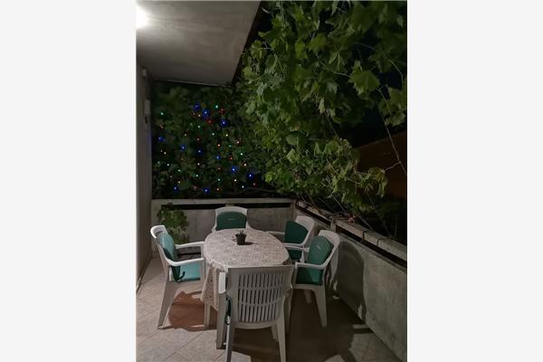 Apartment A1, for 5 persons