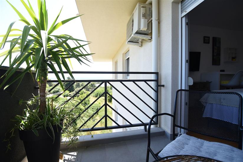 Apartment Teny