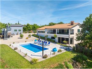 House Trget Trget, Size 130.00 m2, Accommodation with pool
