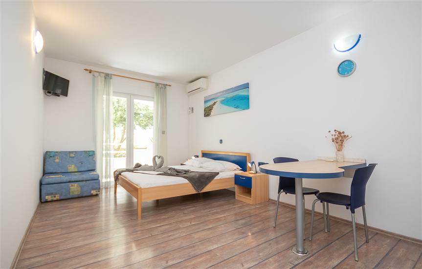 House K1, for 12 persons