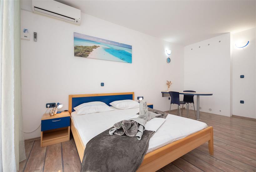 House K1, for 12 persons