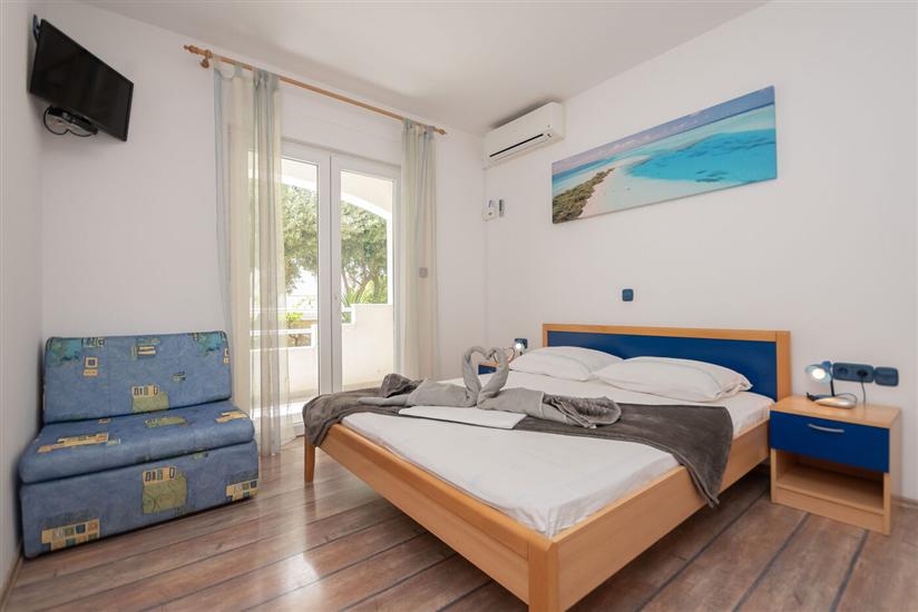 House K1, for 12 persons