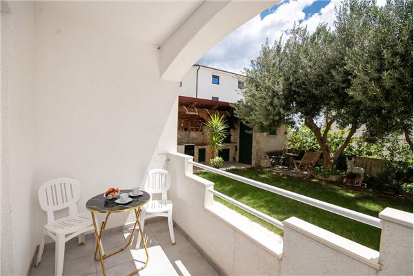 House K1, for 12 persons