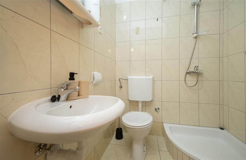 House K1, for 12 persons