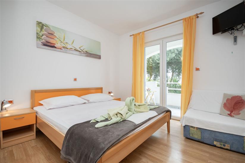 House K1, for 12 persons