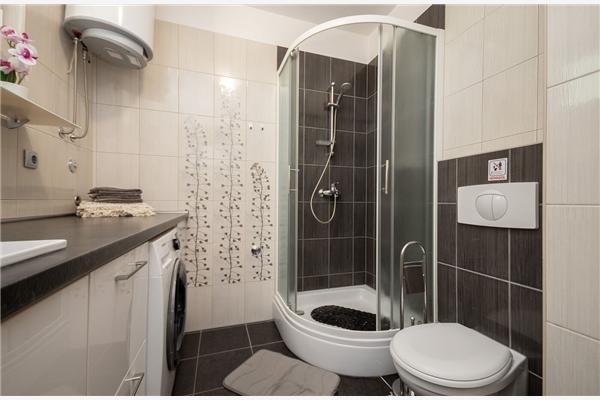 House K1, for 12 persons