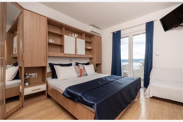 House K1, for 12 persons