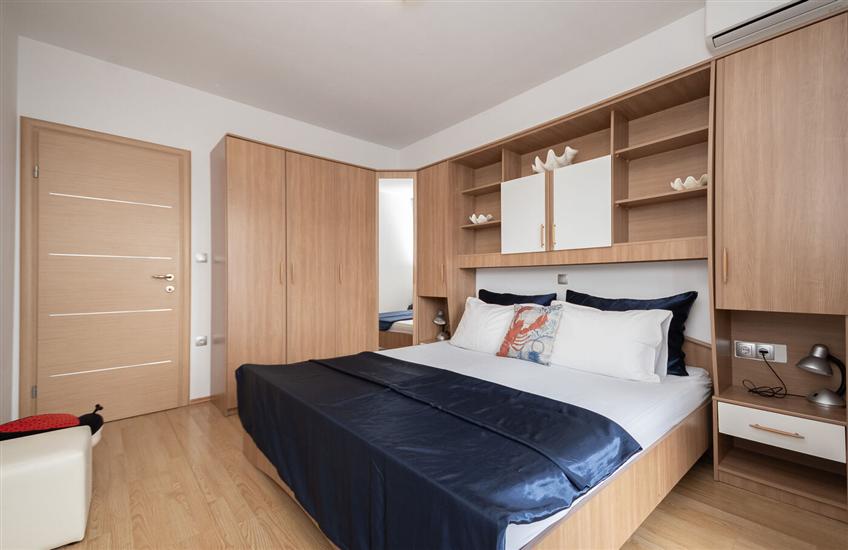 House K1, for 12 persons