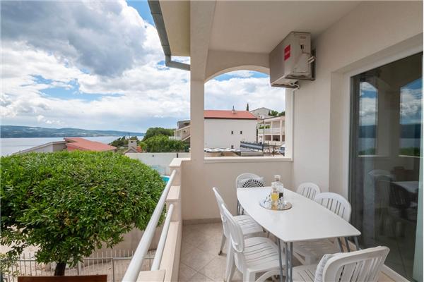 House K1, for 12 persons