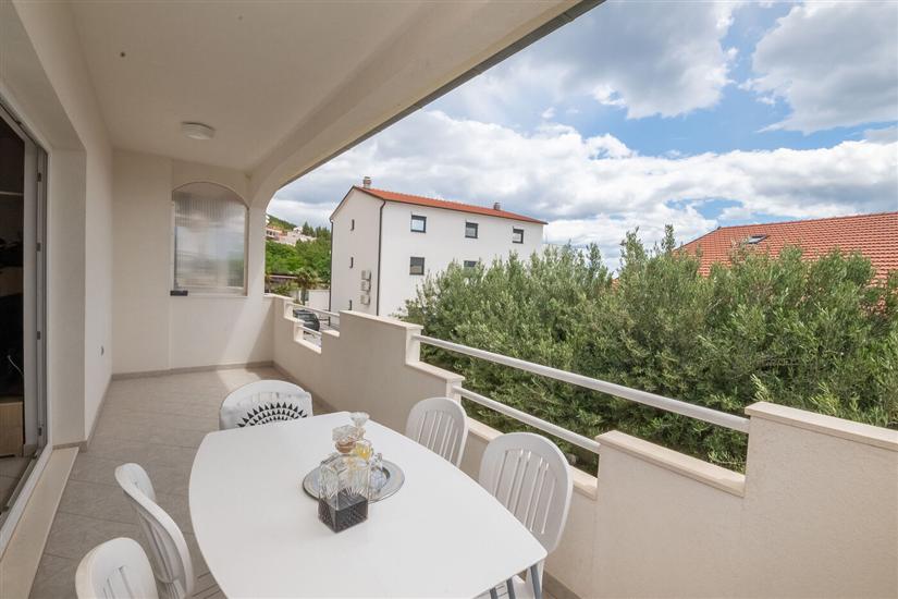 House K1, for 12 persons