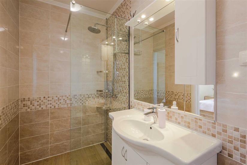 Apartment A3, for 5 persons