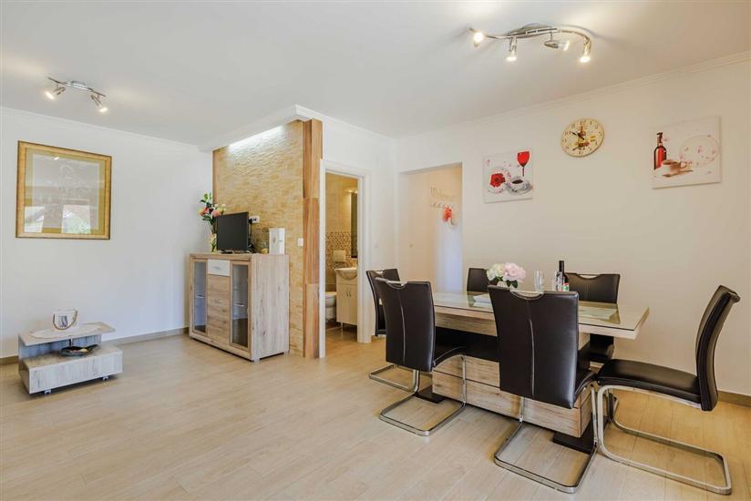 Apartment A3, for 5 persons