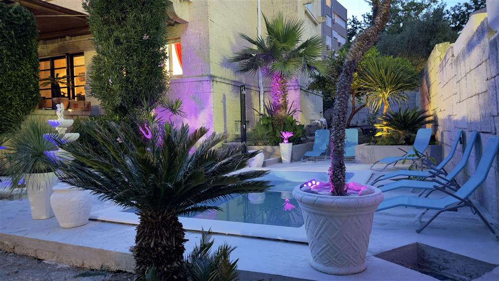 Villa Beach location