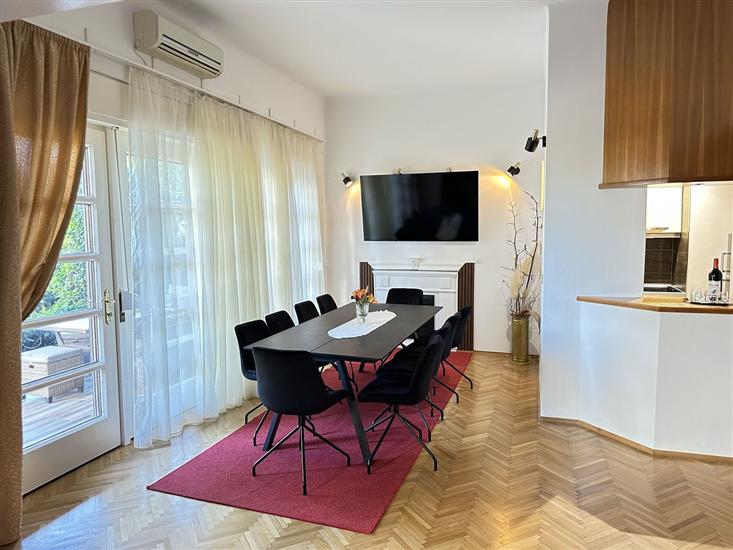 House K1, for 10 persons