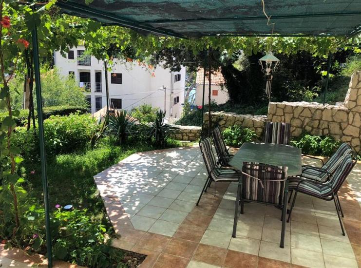 Apartment A1, for 6 persons