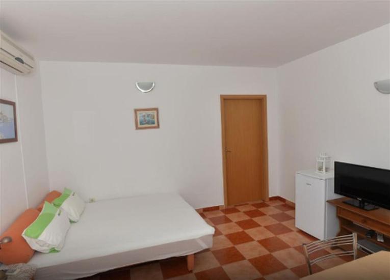 Apartment A4, for 4 persons