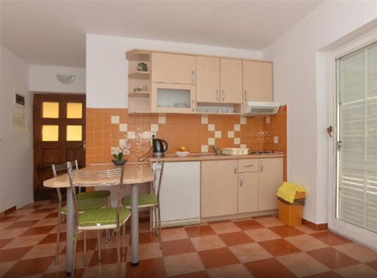 Apartment A4, for 4 persons