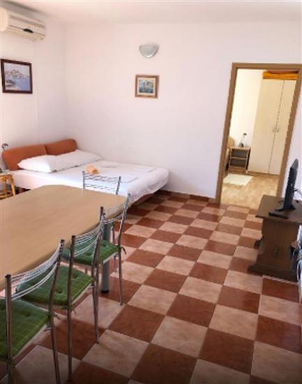 Apartment A4, for 4 persons