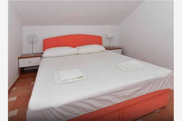 Apartment A5, for 5 persons