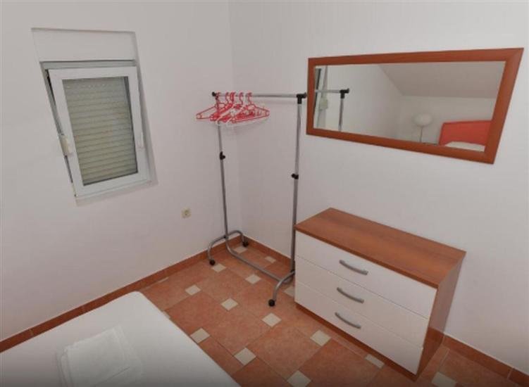 Apartment A5, for 5 persons