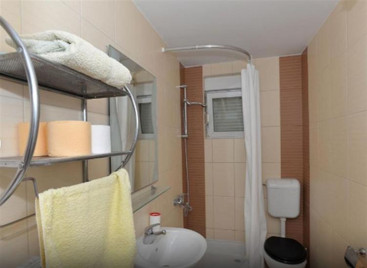 Apartment A5, for 5 persons