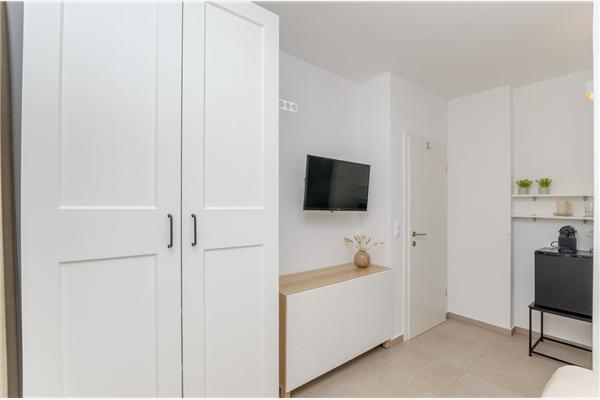 Room S1, for 2 persons