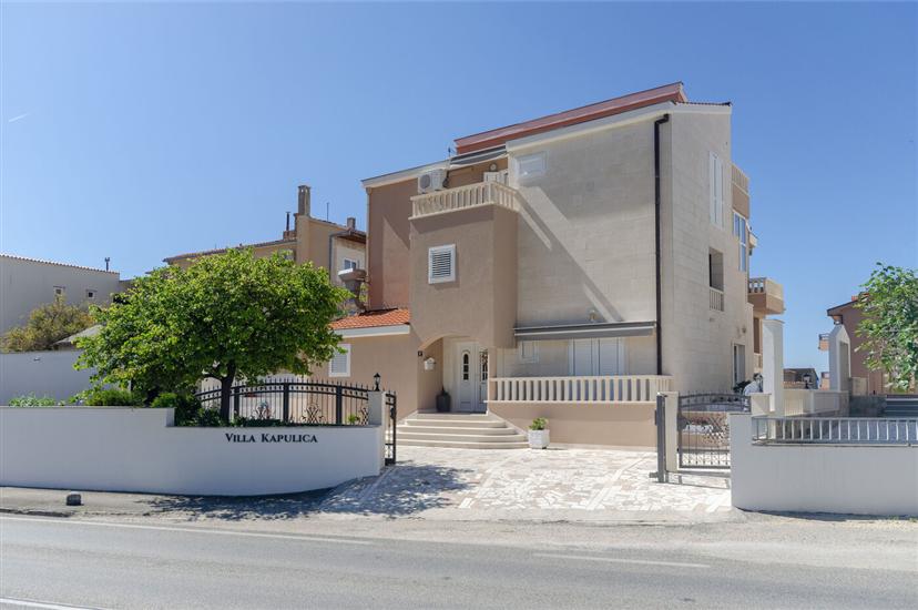 Apartments and Rooms Kapulica