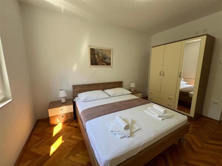 Apartment A1, for 6 persons