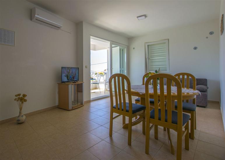 Apartment A2, for 4 persons