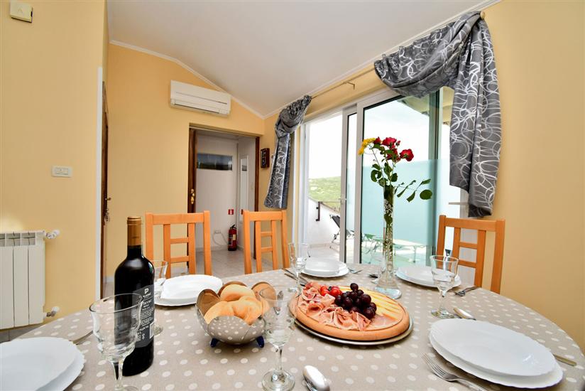 Apartment A1, for 6 persons