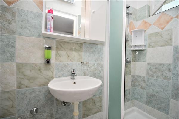 Room S1, for 2 persons