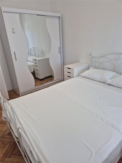 Apartment A2, for 8 persons