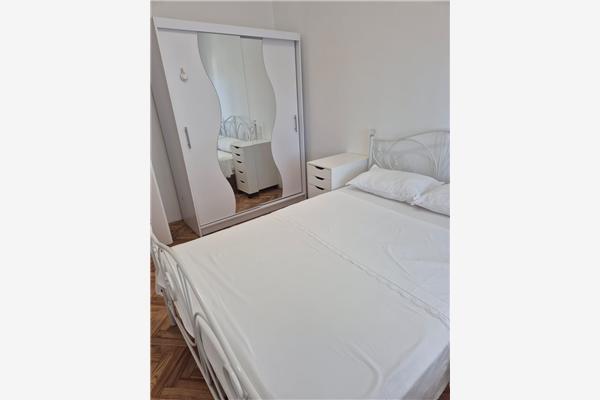 Apartment A2, for 8 persons