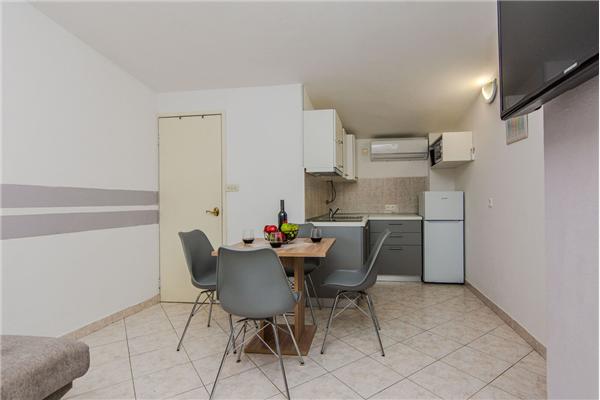 Apartment A4, for 3 persons